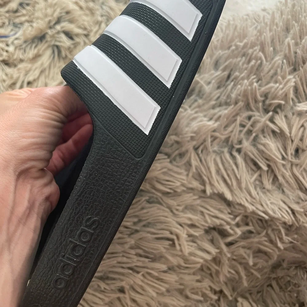 Adidas - Picture 3 of 3